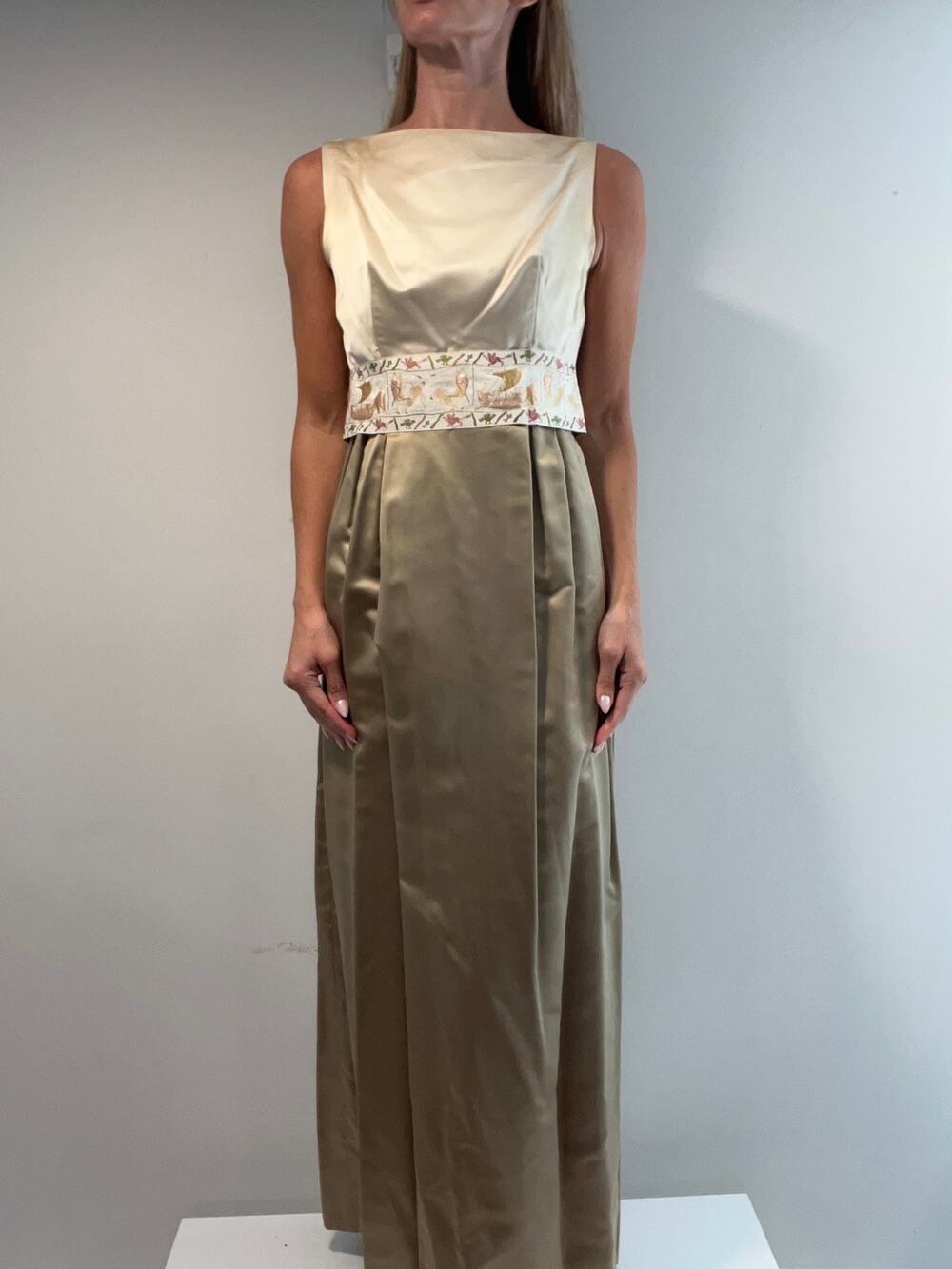 1960s Elegant Fall Gala Column Evening Gown From Acceutique Size Small JL